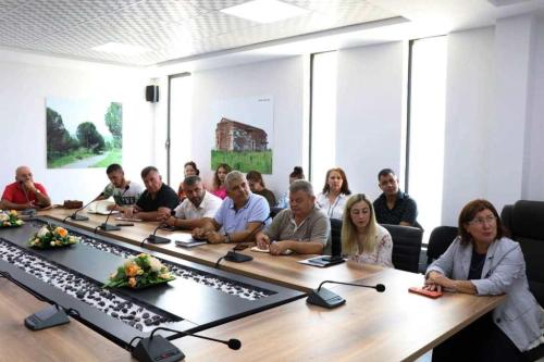 Eco Des Studio/Bashkia Roskovec